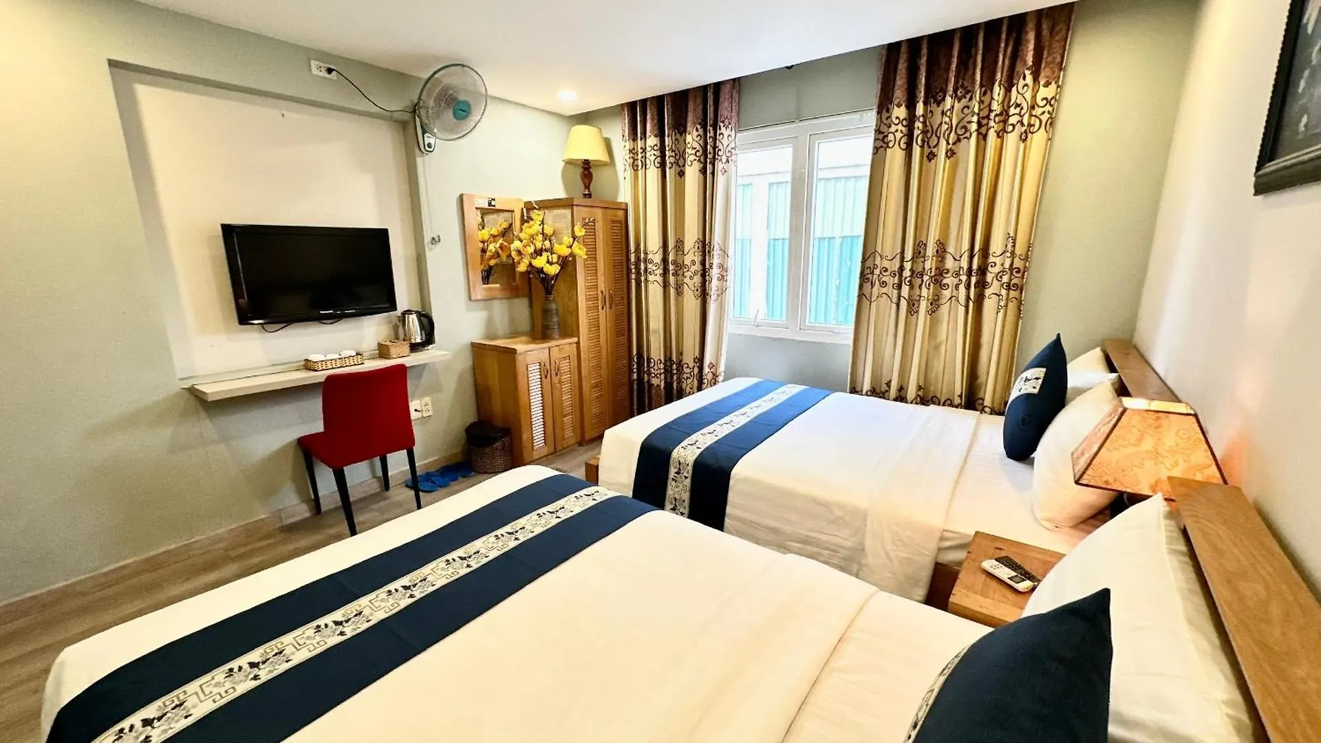 ** Bed and breakfast Luan Vu Hotel - Bui Vien Walking Street Ciudad Ho Chi Minh  Vietnam